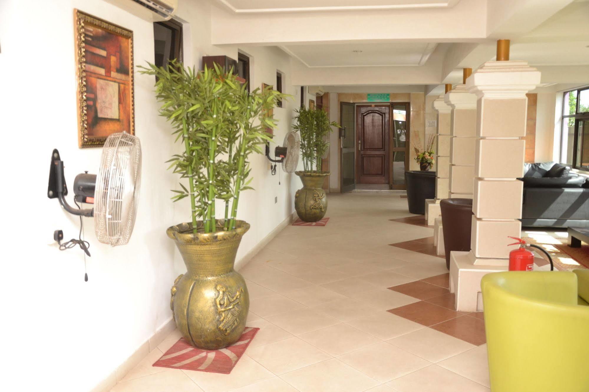 Kaysens Grande Hotel Tema Exterior photo