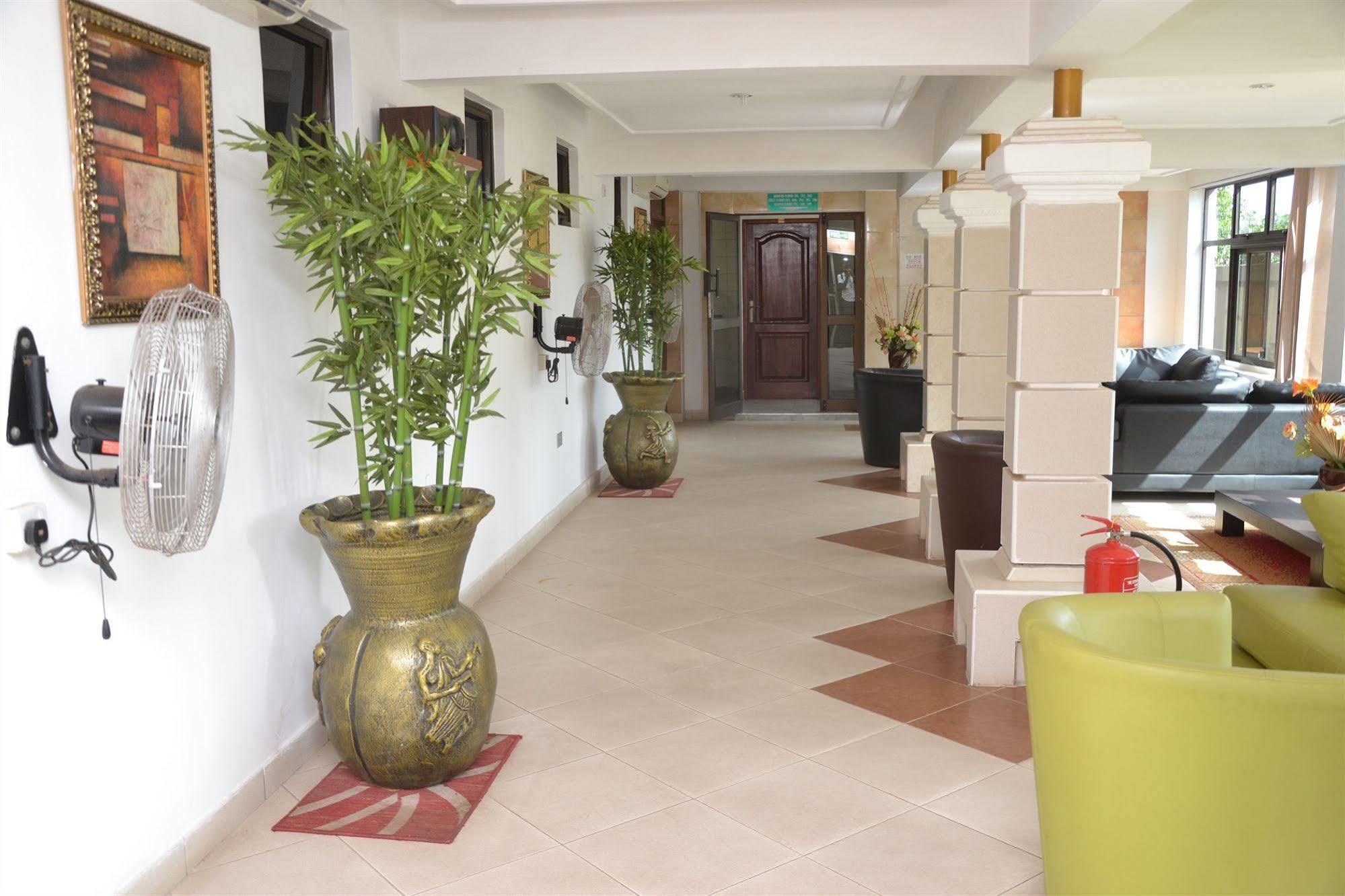 Kaysens Grande Hotel Tema Exterior photo